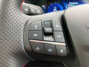 FORD KUGA 2023 (72)