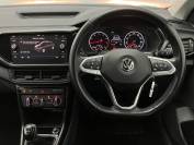 VOLKSWAGEN T-CROSS 2020 (20)