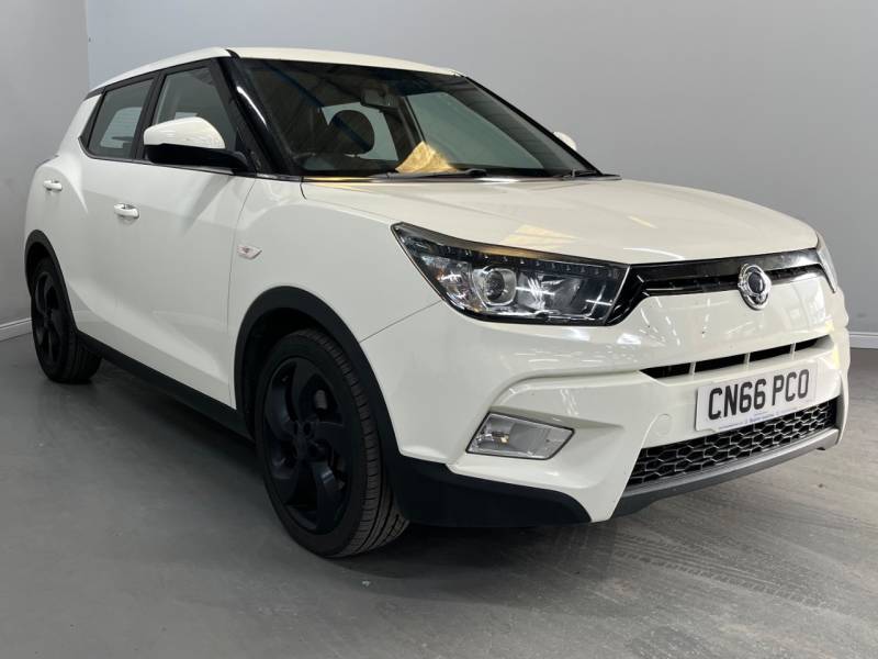 SSANGYONG TIVOLI 2016 (66)
