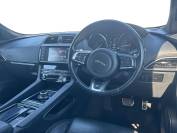 JAGUAR F-PACE 2018 (18)
