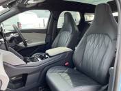 FORD EXPLORER 2024 (74)