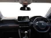 PEUGEOT 208 2021 (21)