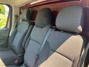 RENAULT TRAFIC 2022 (22)