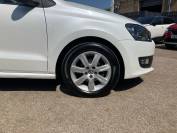 VOLKSWAGEN POLO 2013 (63)