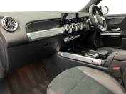 MERCEDES-BENZ GLB 2022 (22)