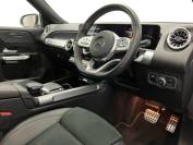 MERCEDES-BENZ GLB 2022 (22)