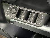 MERCEDES-BENZ GLB 2022 (22)