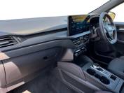 FORD KUGA 2024 (74)