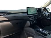 FORD KUGA 2024 (74)