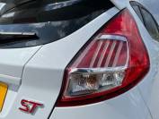 FORD FIESTA 2017 (17)