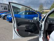 FORD FIESTA 2017 (17)