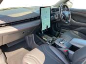 FORD MUSTANG MACH-E 2022 (22)