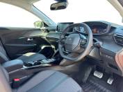 PEUGEOT 208 2023 (23)