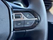 PEUGEOT 208 2023 (23)