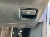 MERCEDES-BENZ A CLASS 2017 (17)