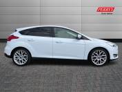 FORD FOCUS 2016 (16)