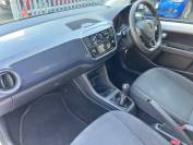 VOLKSWAGEN UP 2016 (66)