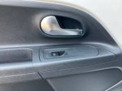 VOLKSWAGEN UP 2016 (66)