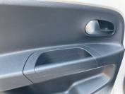 VOLKSWAGEN UP 2016 (66)