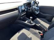 RENAULT CLIO 2020 (20)