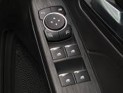 FORD KUGA 2024 (74)
