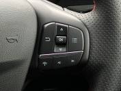 FORD KUGA 2024 (74)