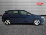 VOLKSWAGEN GOLF 2022 (72)