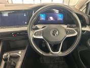 VOLKSWAGEN GOLF 2022 (72)