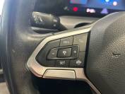 VOLKSWAGEN GOLF 2022 (72)