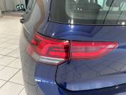 VOLKSWAGEN GOLF 2022 (72)