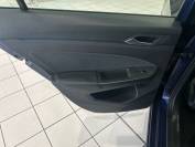 VOLKSWAGEN GOLF 2022 (72)
