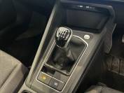 VOLKSWAGEN GOLF 2022 (72)
