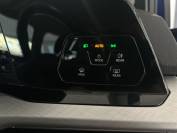 VOLKSWAGEN GOLF 2022 (72)