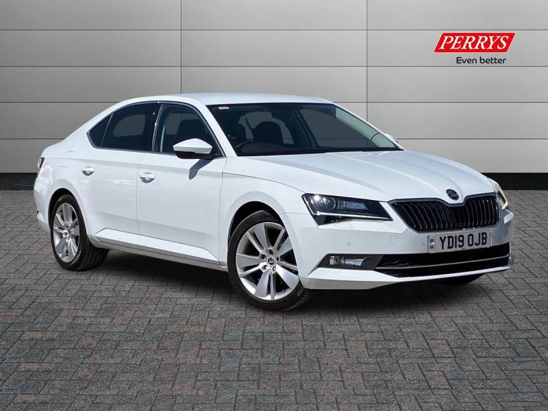 SKODA SUPERB 2019 (19)