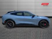 FORD MUSTANG MACH-E 2023 (73)