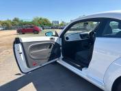 VOLKSWAGEN BEETLE 2016 (16)