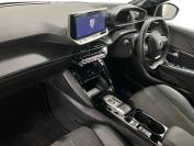 PEUGEOT 208 2024 (74)