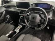 PEUGEOT 208 2024 (74)