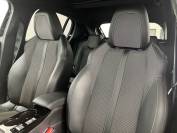 PEUGEOT 208 2024 (74)