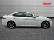 ALFA ROMEO GIULIA 2022 (72)