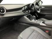 ALFA ROMEO GIULIA 2022 (72)
