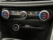 ALFA ROMEO GIULIA 2022 (72)