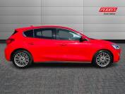 FORD FOCUS 2019 (19)