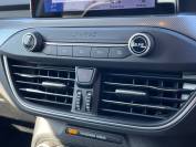 FORD FOCUS 2019 (19)