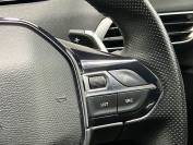 PEUGEOT 5008 2021 (21)