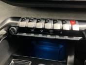 PEUGEOT 5008 2021 (21)