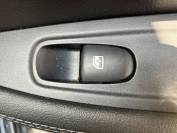 NISSAN QASHQAI 2018 (18)