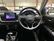 KIA STONIC 2024 (24)