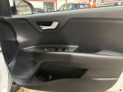 KIA STONIC 2024 (24)