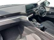 PEUGEOT 5008 2021 (71)